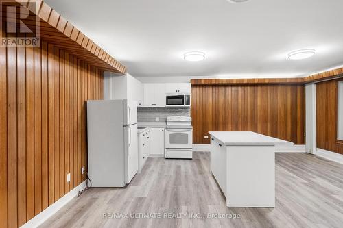 21 Christine Crescent, Toronto, ON - Indoor Photo Showing Kitchen