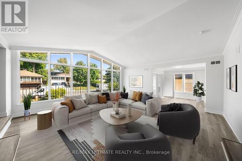 21 Christine Crescent, Toronto, ON - Indoor Photo Showing Living Room