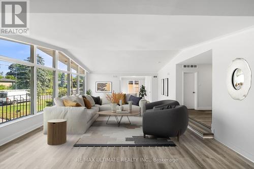 21 Christine Crescent, Toronto, ON - Indoor Photo Showing Living Room