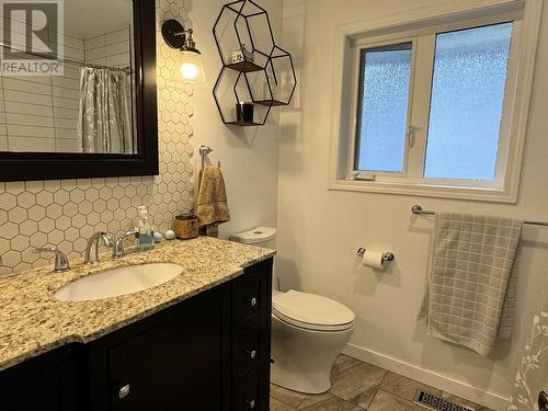 4933 Labelle Avenue, Terrace, BC - Indoor Photo Showing Bathroom