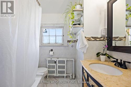 76 Rosemount Avenue, Toronto, ON - Indoor Photo Showing Bathroom