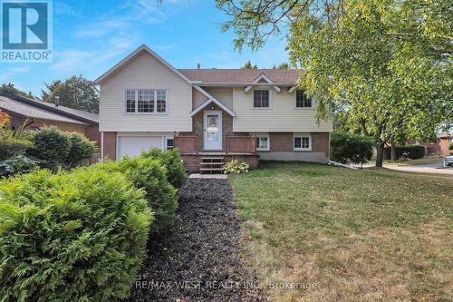 129 Mallard Crescent, Waterloo, ON - Outdoor With Facade