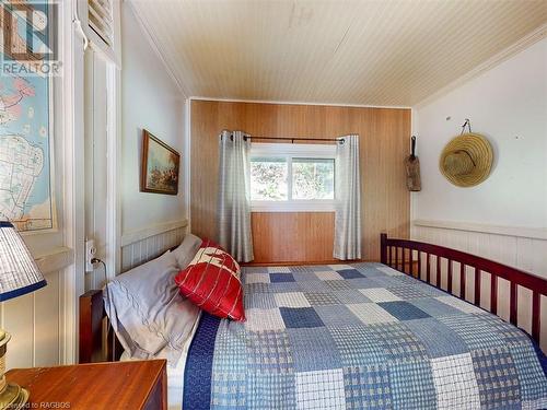 199 Mallory Beach Road, South Bruce Peninsula, ON - Indoor Photo Showing Bedroom