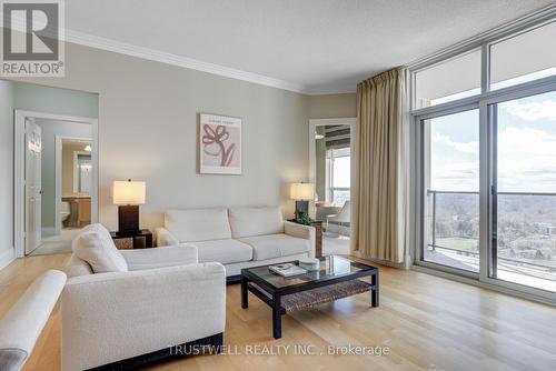 2305 - 78 Harrison Garden Boulevard, Toronto, ON - Indoor Photo Showing Living Room