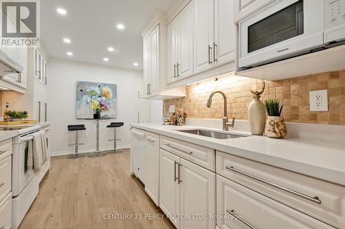 63 Springhouse Square, Toronto, ON - Indoor Photo Showing Kitchen With Upgraded Kitchen