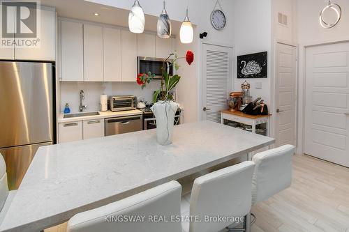 142 - 331 Broward Way, Innisfil, ON - Indoor Photo Showing Kitchen With Upgraded Kitchen