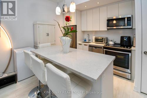 142 - 331 Broward Way, Innisfil, ON - Indoor Photo Showing Kitchen