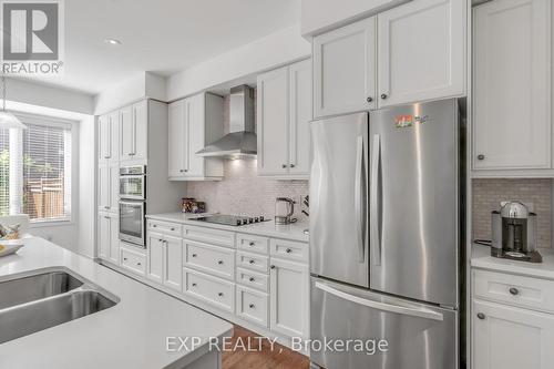 2473 Elder Lane, Oakville, ON - Indoor Photo Showing Kitchen With Double Sink With Upgraded Kitchen