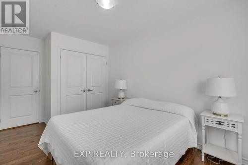 2473 Elder Lane, Oakville, ON - Indoor Photo Showing Bedroom