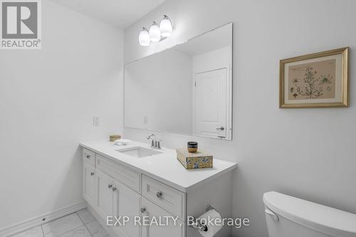 2473 Elder Lane, Oakville, ON - Indoor Photo Showing Bathroom