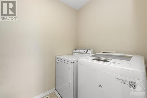 247 Lucinda Crescent, Ottawa, ON - Indoor Photo Showing Laundry Room