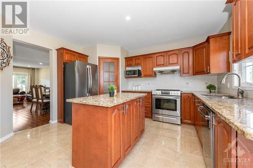 247 Lucinda Crescent, Ottawa, ON - Indoor Photo Showing Kitchen