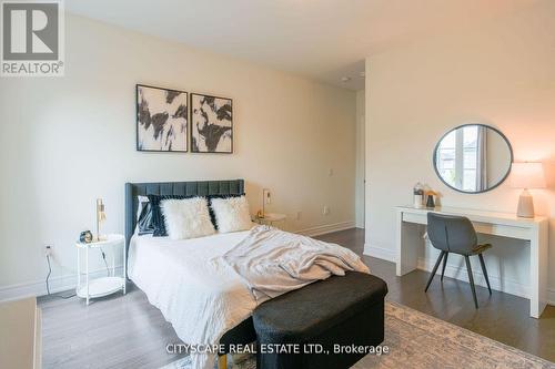 2405 Irene Crescent, Oakville, ON - Indoor Photo Showing Bedroom