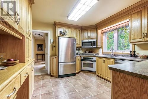 399 Brenda, Sudbury, ON - Indoor Photo Showing Kitchen