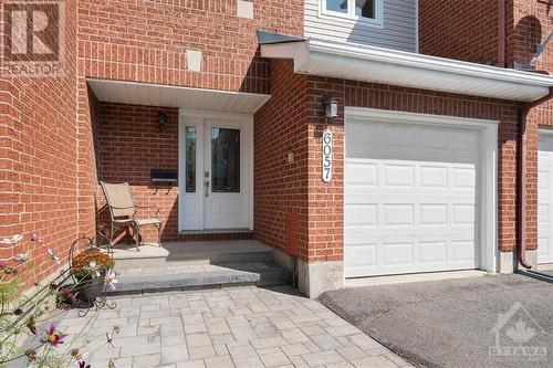 6057 Pineglade Crescent, Ottawa, ON - Outdoor With Exterior