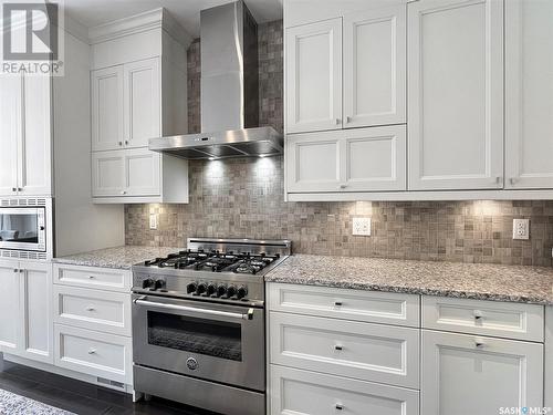 432 7Th Street E, Saskatoon, SK - Indoor Photo Showing Kitchen With Upgraded Kitchen