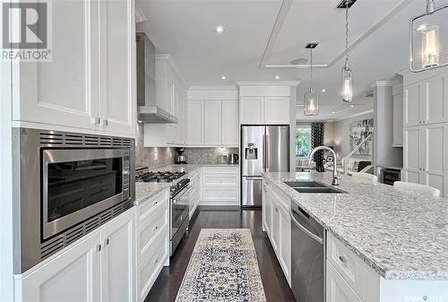 432 7Th Street E, Saskatoon, SK - Indoor Photo Showing Kitchen With Double Sink With Upgraded Kitchen