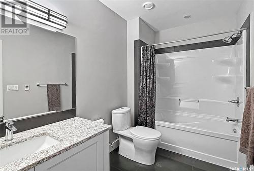 432 7Th Street E, Saskatoon, SK - Indoor Photo Showing Bathroom