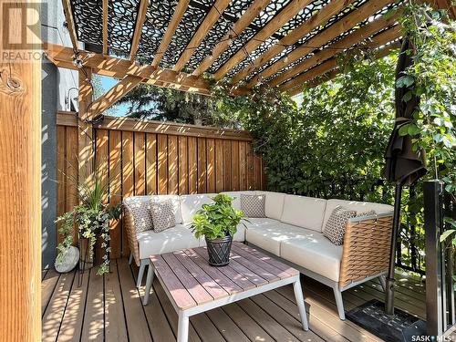 432 7Th Street E, Saskatoon, SK - Outdoor With Deck Patio Veranda