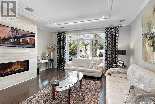 432 7Th Street E, Saskatoon, SK - Indoor Photo Showing Living Room With Fireplace