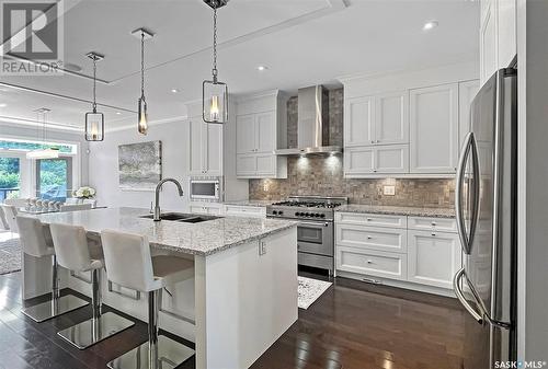 432 7Th Street E, Saskatoon, SK - Indoor Photo Showing Kitchen With Double Sink With Upgraded Kitchen