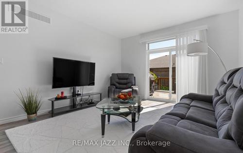 86 Covington Crescent, Belleville, ON - Indoor Photo Showing Living Room