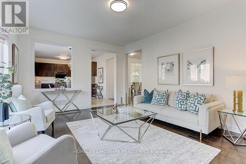 223 Selwyn Road, Richmond Hill, ON - Indoor Photo Showing Living Room