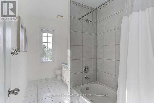 223 Selwyn Road, Richmond Hill, ON - Indoor Photo Showing Bathroom