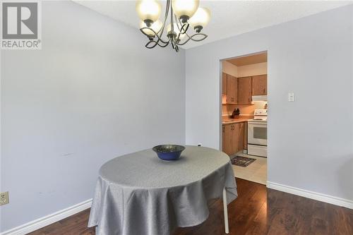 4 - 27 Aldershot Avenue, Brockville, ON - Indoor Photo Showing Dining Room