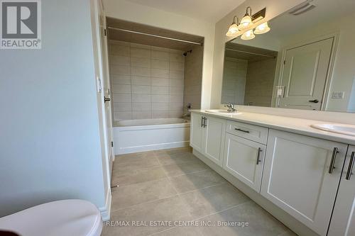 83 Picardy Drive, Hamilton, ON - Indoor Photo Showing Bathroom