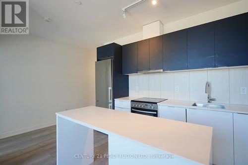 603 - 8 Tippett Road, Toronto, ON - Indoor Photo Showing Kitchen