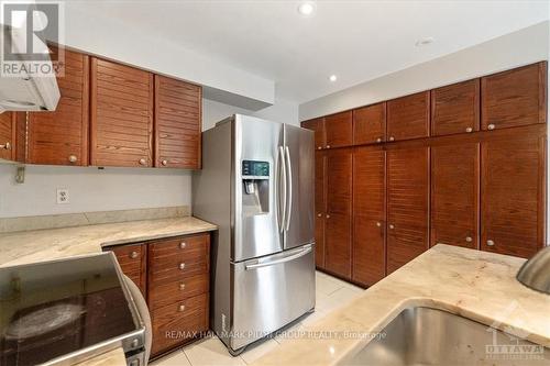 1623 Sunview Drive, Ottawa, ON - Indoor Photo Showing Kitchen