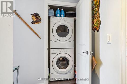 202 - 3563 Lake Shore Boulevard W, Toronto, ON - Indoor Photo Showing Laundry Room