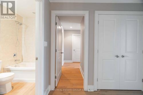 405 - 340 Sugarcreek Trail, London, ON - Indoor Photo Showing Bathroom