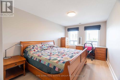 405 - 340 Sugarcreek Trail, London, ON - Indoor Photo Showing Bedroom