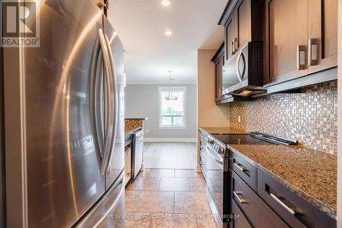 405 - 340 Sugarcreek Trail, London, ON - Indoor Photo Showing Kitchen With Stainless Steel Kitchen With Upgraded Kitchen