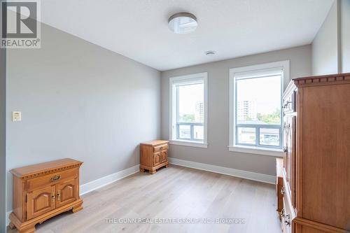 405 - 340 Sugarcreek Trail, London, ON - Indoor