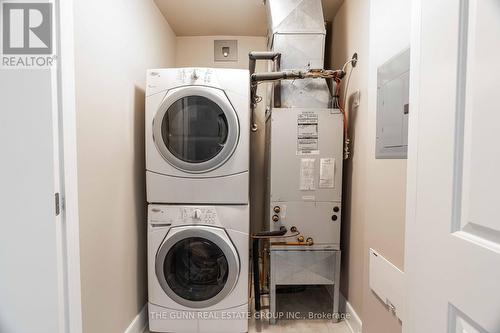 405 - 340 Sugarcreek Trail, London, ON - Indoor Photo Showing Laundry Room