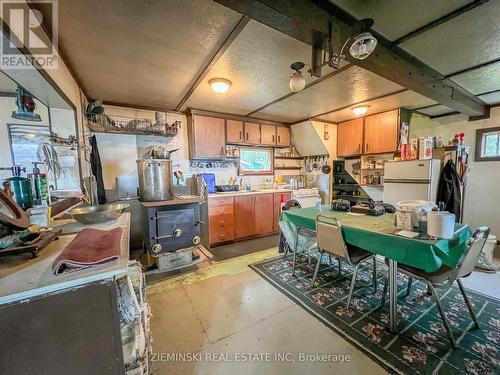 L11 C3 Knox Township, Cochrane Remote Area, ON - Indoor Photo Showing Kitchen