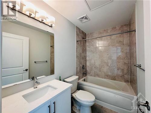 397 Codd'S Road Unit#202, Ottawa, ON - Indoor Photo Showing Bathroom