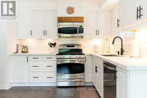 291 Appleby Road, Hamilton, ON - Indoor Photo Showing Kitchen With Upgraded Kitchen