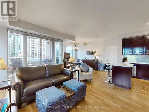 1107 - 628 Fleet Street, Toronto, ON - Indoor Photo Showing Living Room