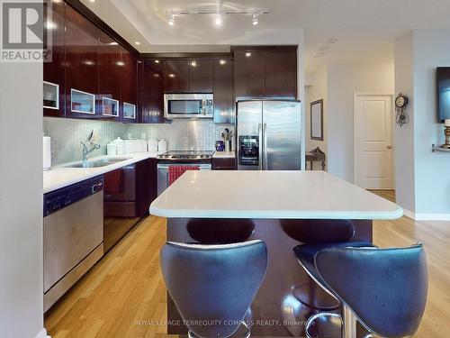 1107 - 628 Fleet Street, Toronto, ON - Indoor Photo Showing Kitchen With Double Sink With Upgraded Kitchen