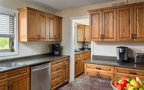 64134 Pr 352 Highway, Rm Of North Norfolk, MB - Indoor Photo Showing Kitchen