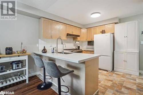 4 Victoria Street Unit# 7, Hamilton, ON - Indoor Photo Showing Kitchen