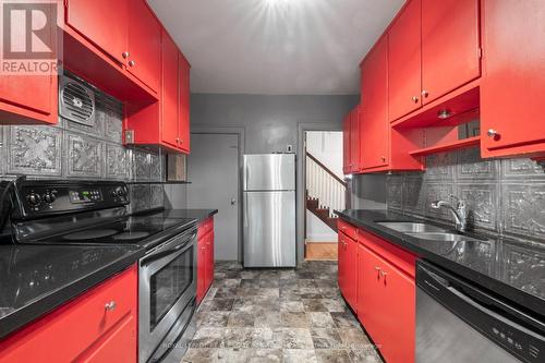 87 Clifton Road, Toronto, ON - Indoor Photo Showing Kitchen With Double Sink