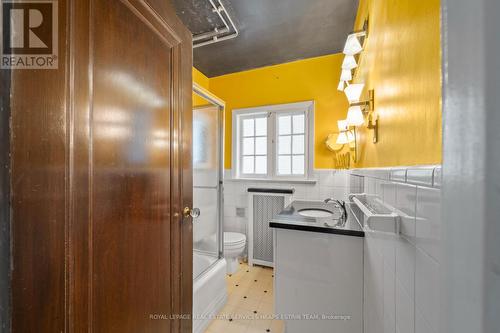 87 Clifton Road, Toronto, ON - Indoor Photo Showing Bathroom