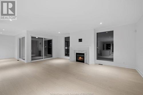 4557 Valerio Crescent, Lasalle, ON - Indoor With Fireplace