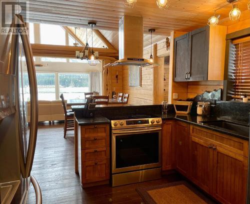 4210 Mole Road, Burton, BC - Indoor Photo Showing Kitchen