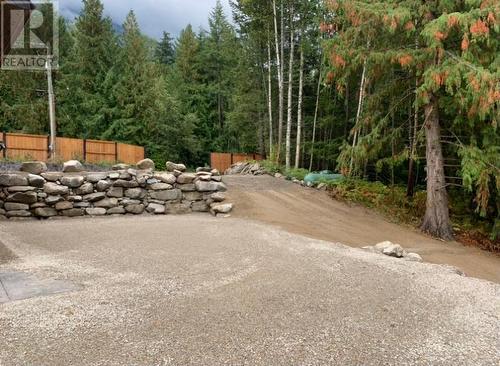 4210 Mole Road, Burton, BC - Outdoor